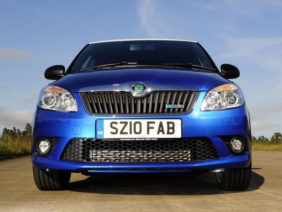  Skoda Fabia RS 2010 года  (UK) (фото 24 из 30)